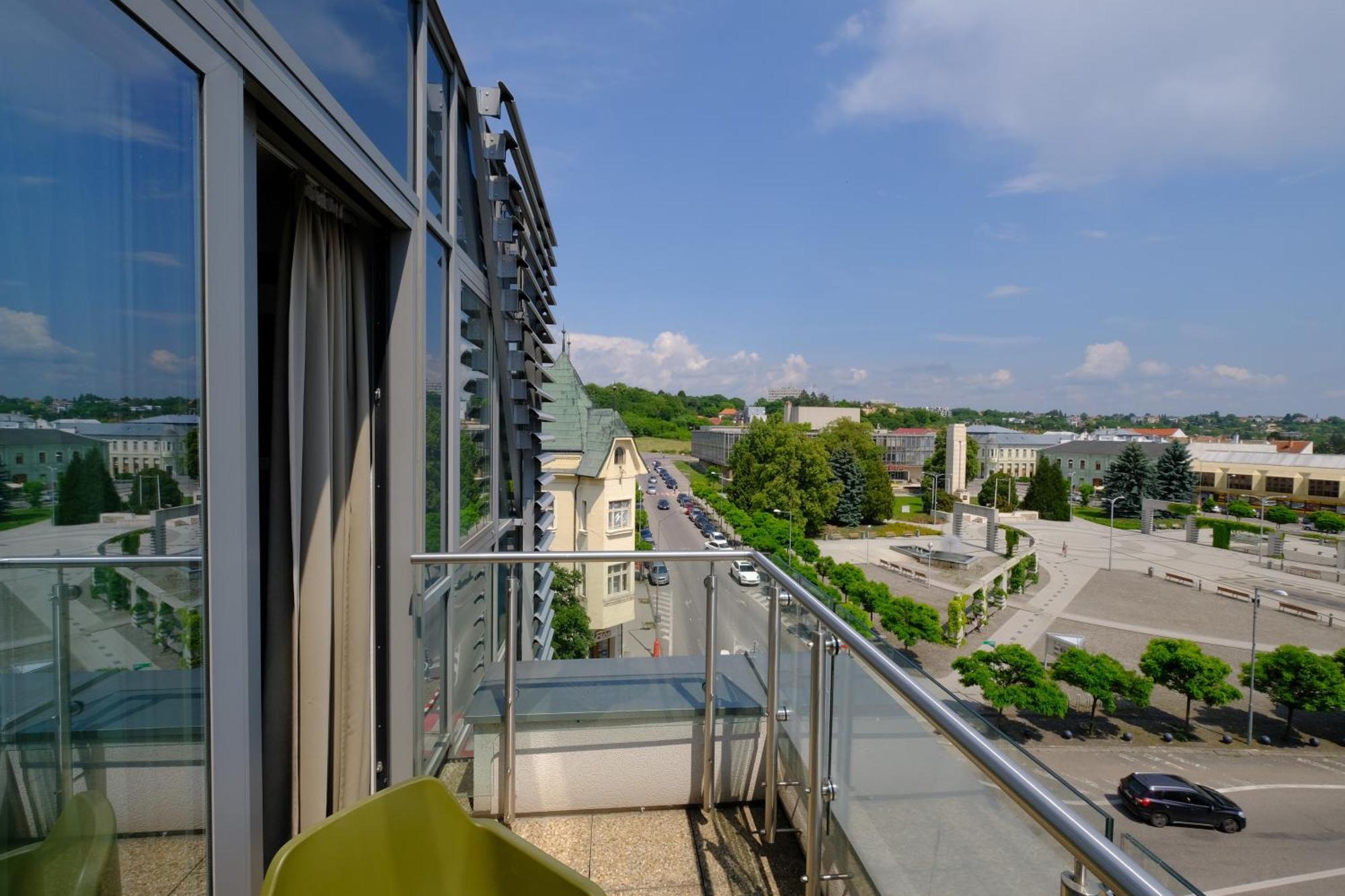Business Hotel Astrum Laus 레비체 외부 사진