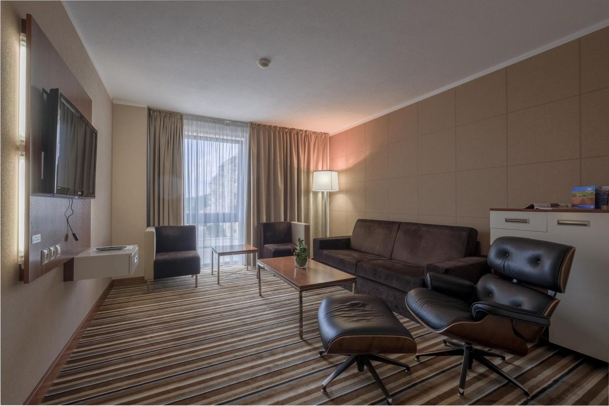 Business Hotel Astrum Laus 레비체 외부 사진