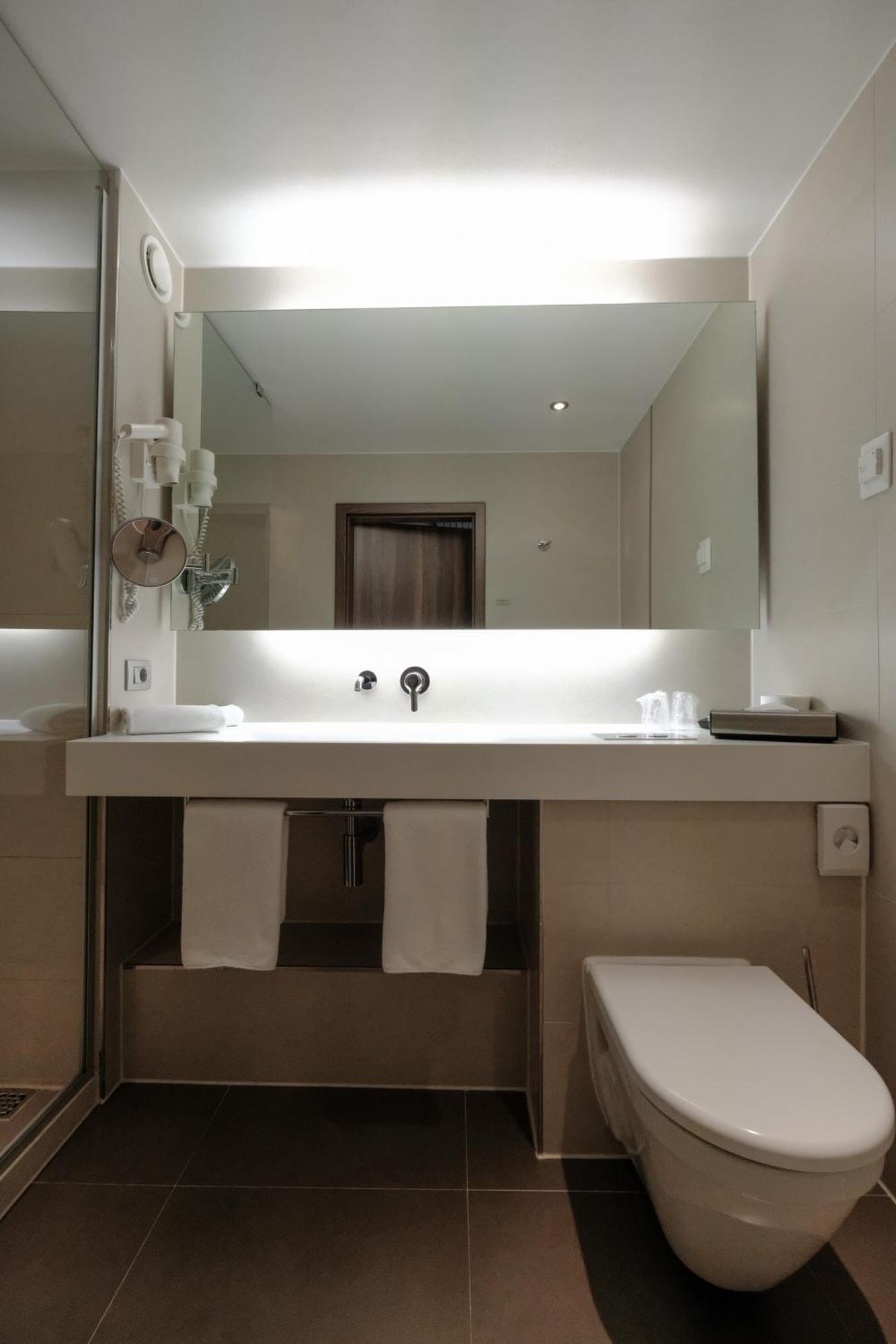 Business Hotel Astrum Laus 레비체 외부 사진