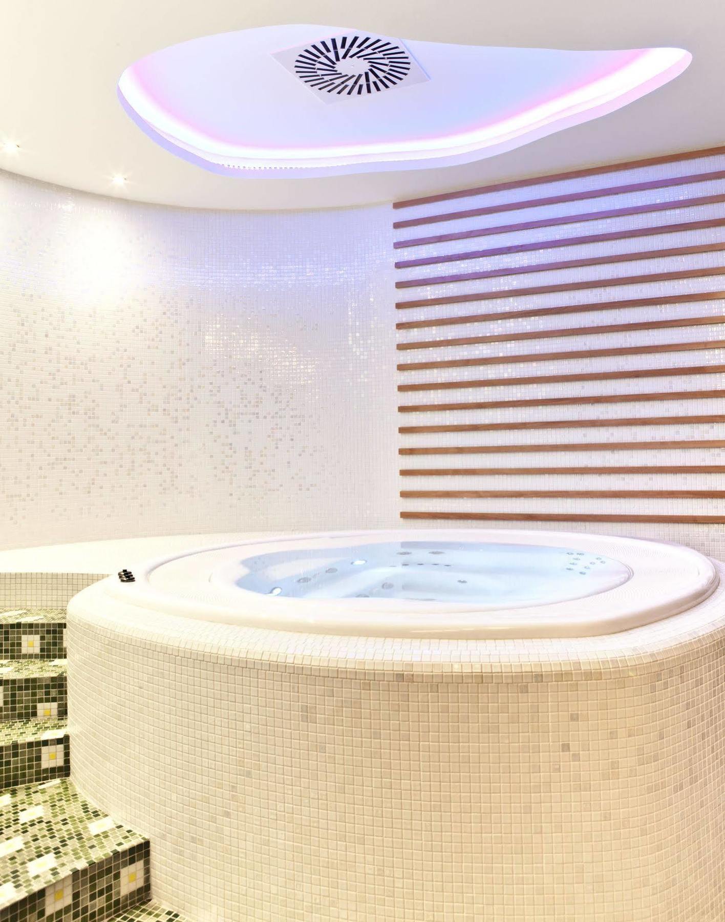 Business Hotel Astrum Laus 레비체 외부 사진