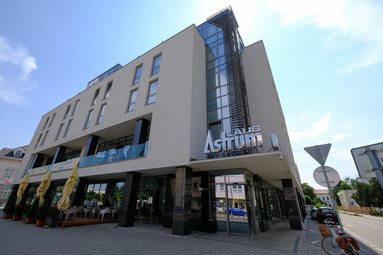 Business Hotel Astrum Laus 레비체 외부 사진