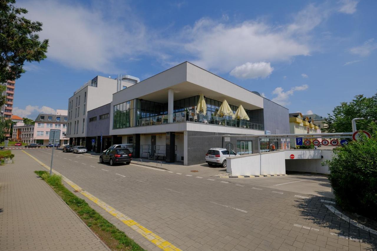 Business Hotel Astrum Laus 레비체 외부 사진