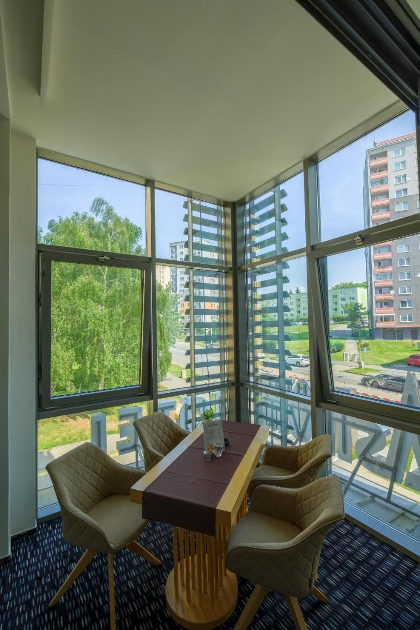 Business Hotel Astrum Laus 레비체 외부 사진