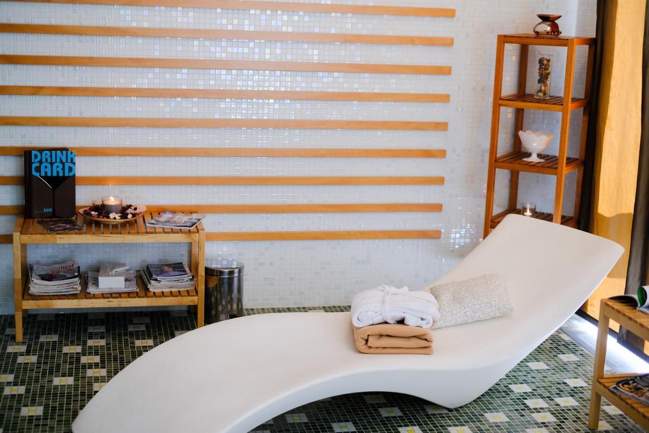 Business Hotel Astrum Laus 레비체 외부 사진